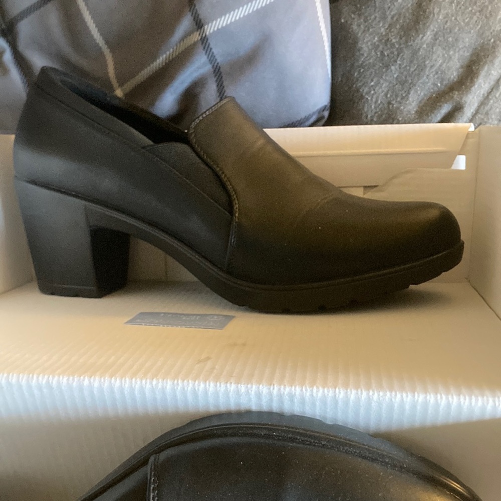 Women’s size 9 black booties